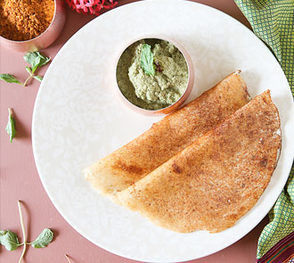 Organic Little Millet Dosa With Pudina Chutney