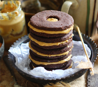 Organic Chocolate Peanut Butter Cookie Sandwiches