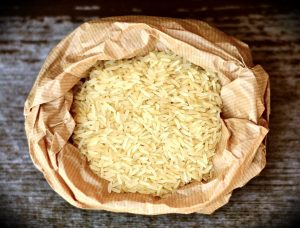 https://pixabay.com/photos/rice-rice-grains-food-eat-3506194/