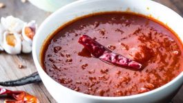 How to Make Red Chilli Sauce With Simple Ingredients