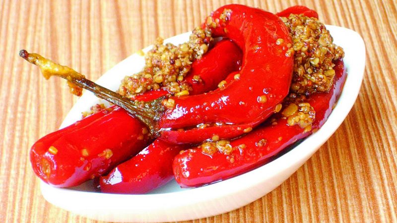 red chilly pickle recipe