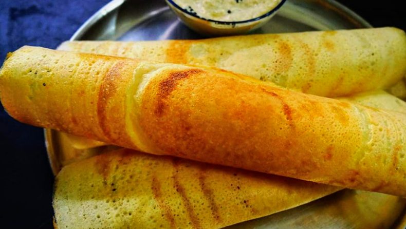 Get Crispy and Healthy Moong Dal Dosa With This Recipe