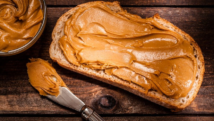 Super-easy-receipies-to-make-peanut-butter-at-home-with-raw-peanuts