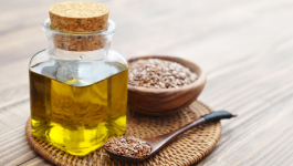 7 Impressive Advantages of Using Flaxseed Oil for Hair