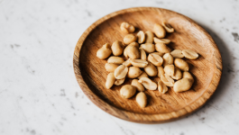 5 Healthy benefits of eating raw peanuts daily as a snack