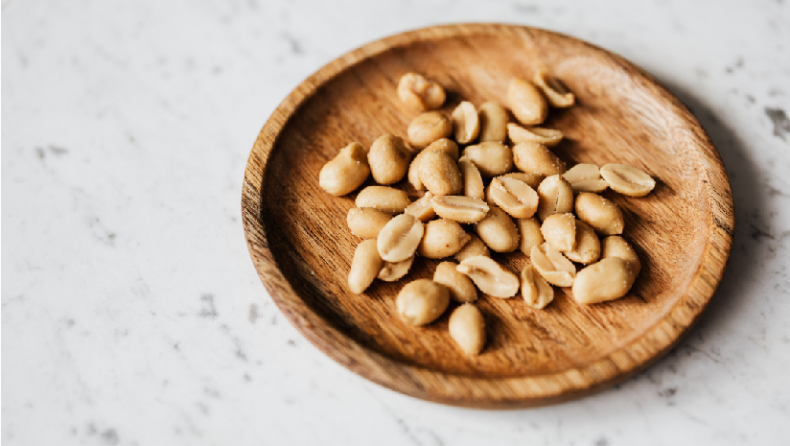 5 Healthy benefits of eating raw peanuts daily as a snack