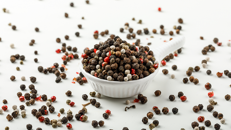 Black Pepper vs White Pepper: Which One Is Better Than the Other?