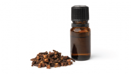 Your Ultimate Guide for Using Clove Oil for Skin