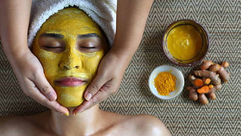 How to Use Aloe Vera and Turmeric For Glowing Skin